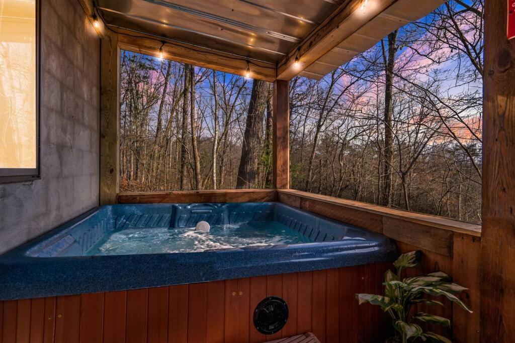 The Family Stone Luxe Cabin Sleeps 12 Hot Tub Dogfriendly Dollywood Pigeon Forge Luaran gambar